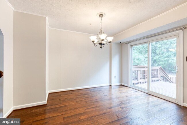 Building Photo - 712 Pine Drift Dr