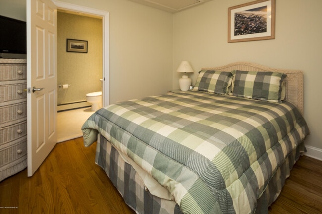 Building Photo - 41 White St