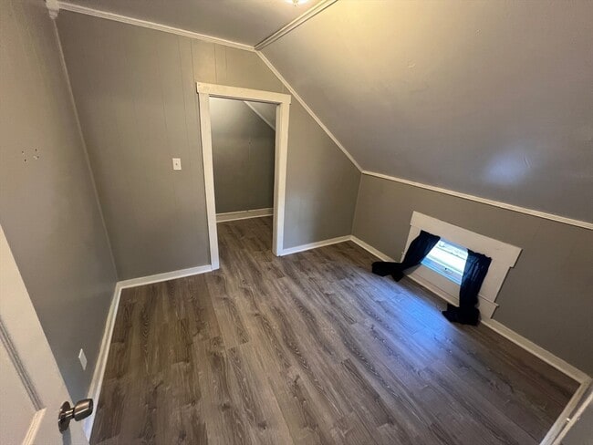 Building Photo - 73 Orswell St