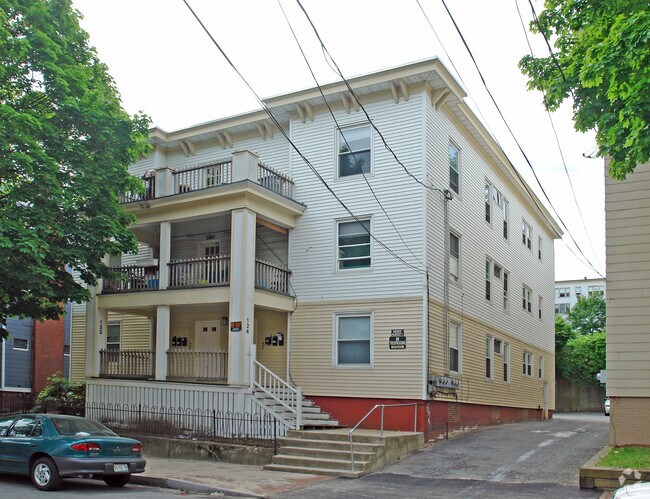 Primary Photo - 122 Grant St