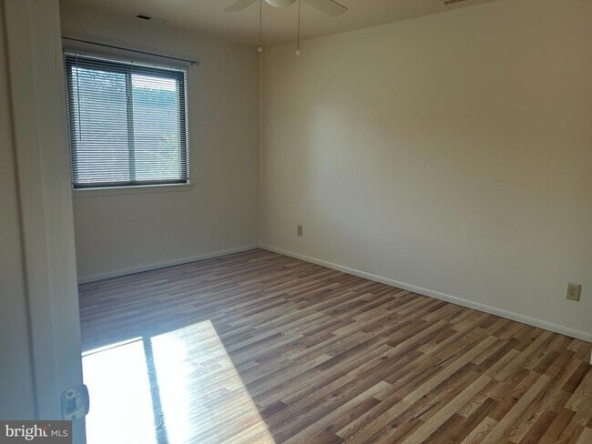 Building Photo - 1904 Woodhollow Dr