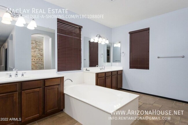 Building Photo - Beautiful 6 bedroom * Corner lot * gated c...