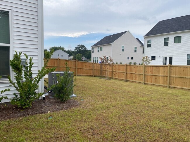 Building Photo - 2903 Siebold Dr