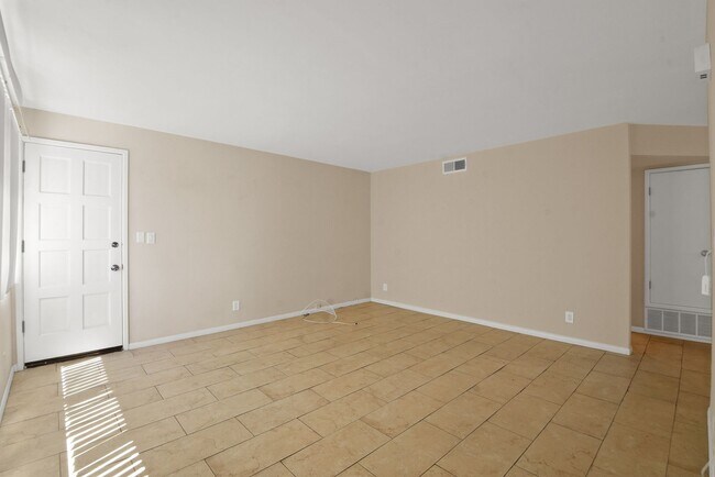 Building Photo - 129 N Cabrillo Ave