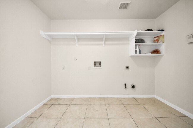 Building Photo - 6950 Sterling Meadow Dr