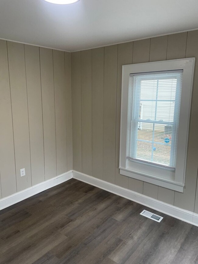 Building Photo - 4891 Doris St