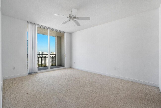 Building Photo - 550 Okeechobee Blvd