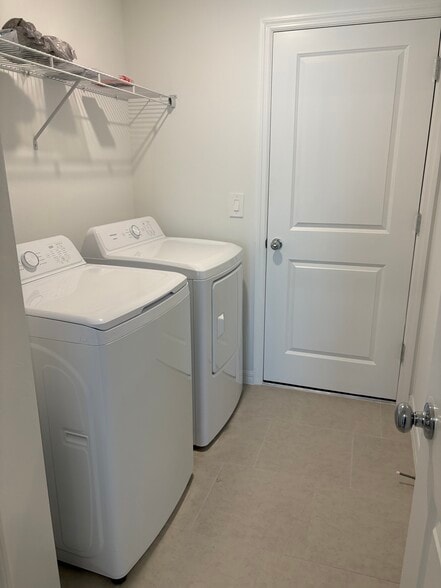 Building Photo - 17269 Cantu Ct