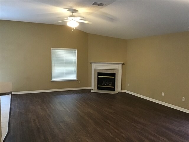 Building Photo - 1680 Austin Ln