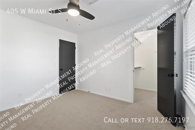 Building Photo - 405 W Miami St