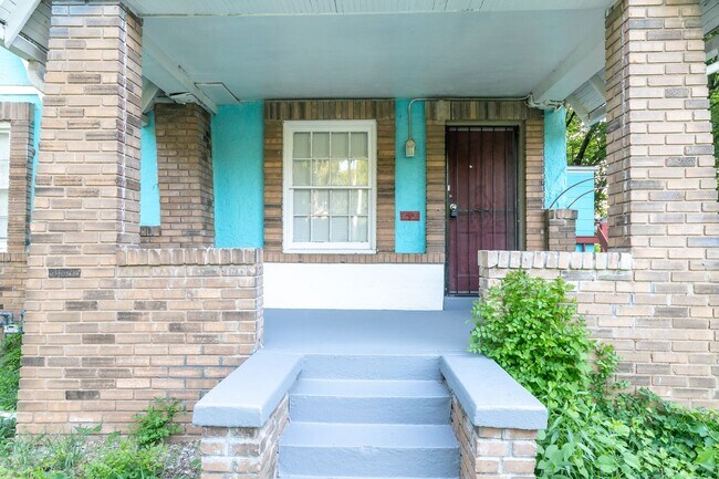 Building Photo - Kansas City 3 Bed 1 Bath Home