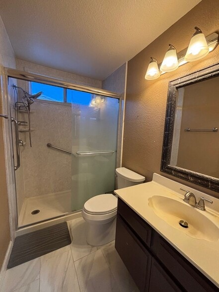 Building Photo - 11141 Countryview Dr