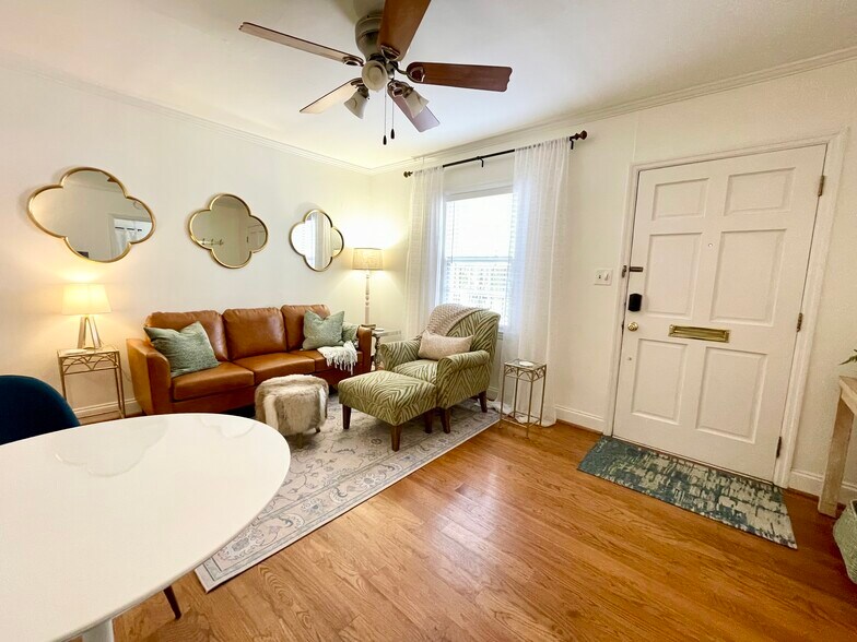 Building Photo - 215 W Taylor St