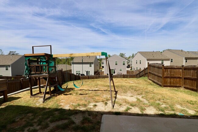 Building Photo - 352 Sandbach Rd