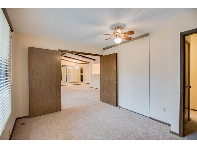 Building Photo - 1041 Zanzibar Ln N
