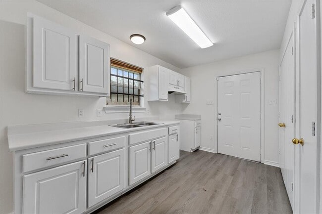 Building Photo - 11419 Roandale Dr