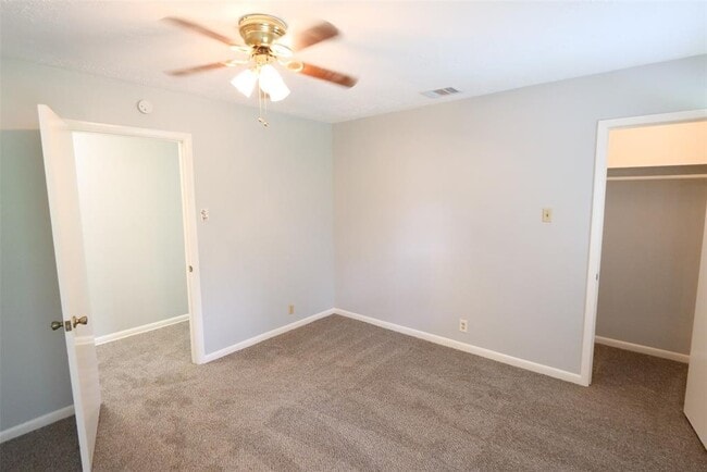 Building Photo - 6627 D S Bailey Ln