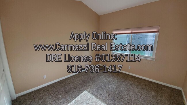 Building Photo - 206 Live Oak Cir