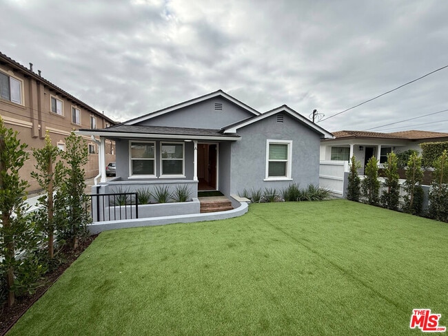 Building Photo - 2320 Carnegie Ln