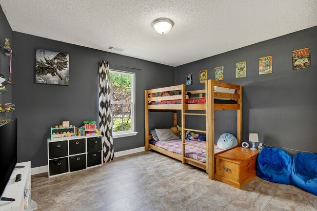 Building Photo - 211 Mikal Dr