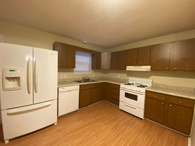 Building Photo - 1925 SE King Ave