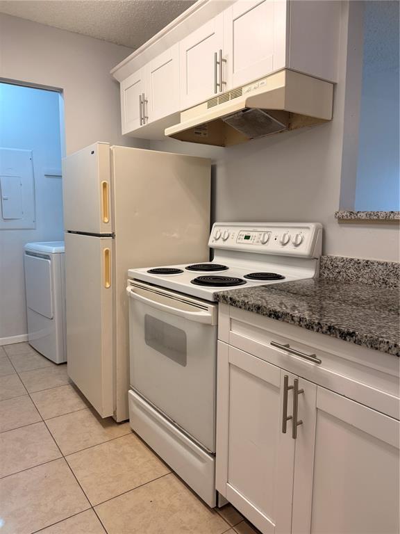 Building Photo - 455 Alt 19