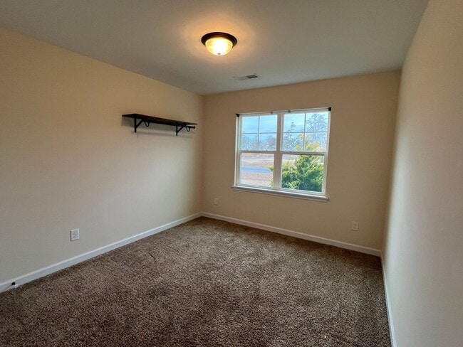 Building Photo - 310 Landon Ln