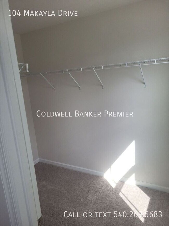 Building Photo - 104 Makayla Dr