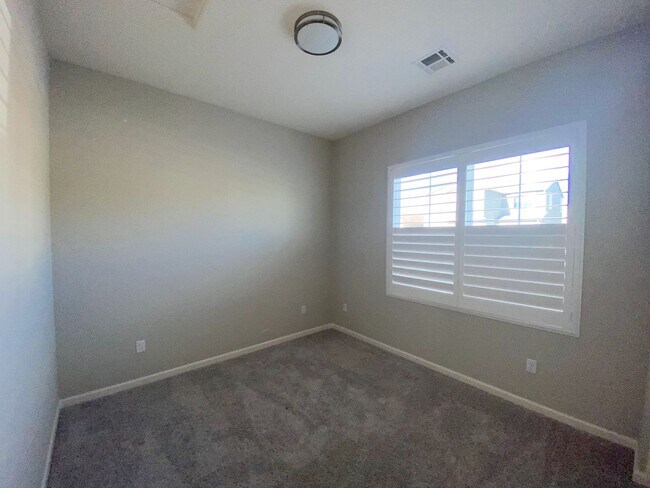 Building Photo - Built 2022 Sparks Spanish Springs 4+ Bedro...