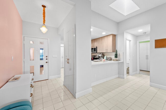 Building Photo - 7460 La Paz Blvd