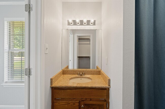 Building Photo - 113 White Feather Trail