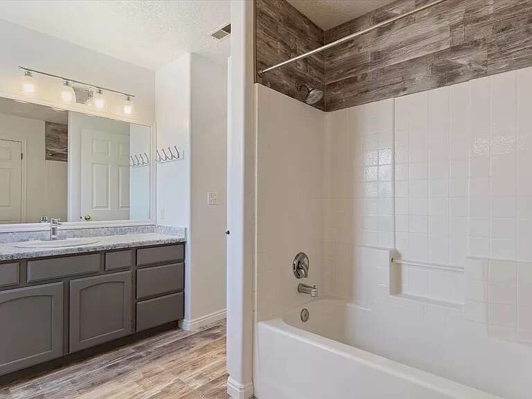 Building Photo - 619 W 2300 S