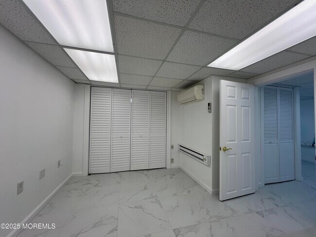 Building Photo - 699 Tennent Rd