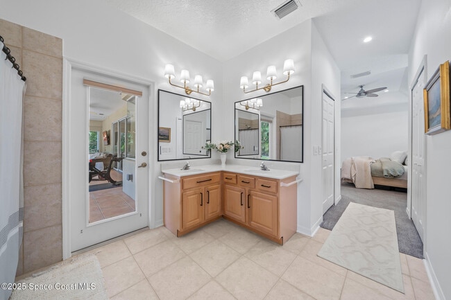 Building Photo - 3828 S Tropical Trail