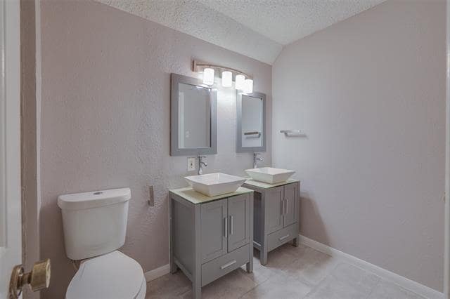 Building Photo - 3906 San Luis Ct