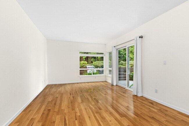 Building Photo - 1Bd/1Ba Edmonds Condo
