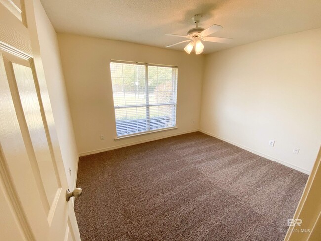 Building Photo - 11801 Balsam Ct
