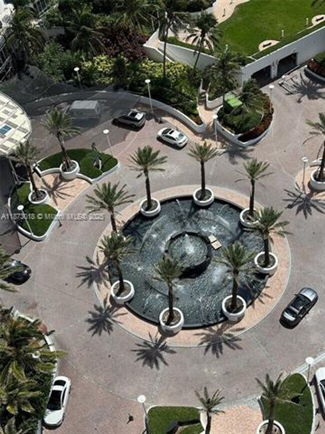 Building Photo - 18201 Collins Ave