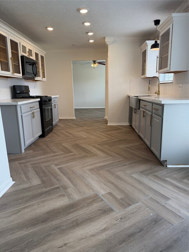 Building Photo - 13714 Firerock Dr