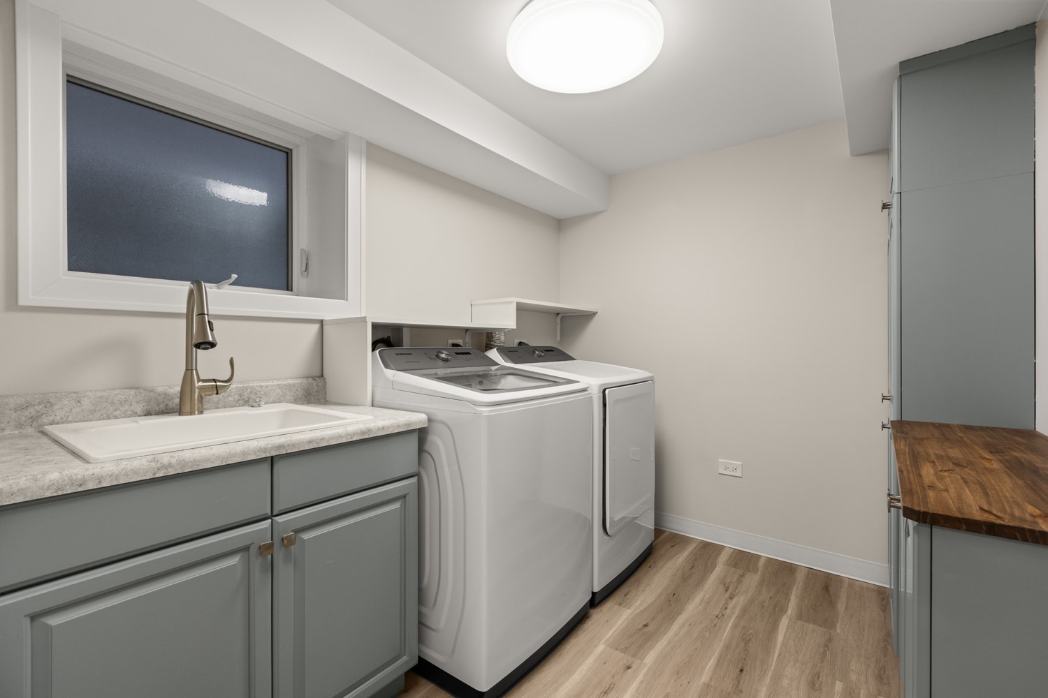 Building Photo - 3608 W Diversey Ave