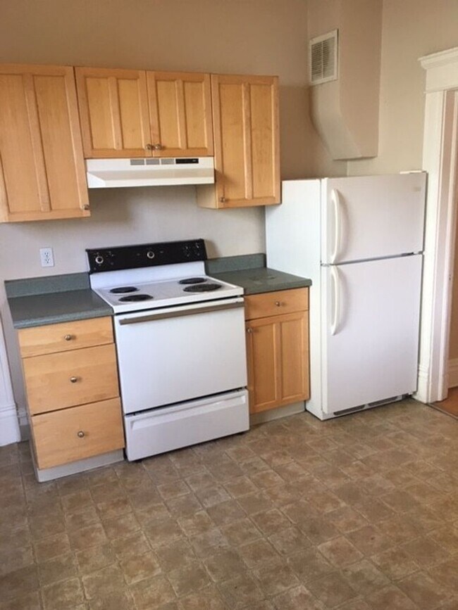 Building Photo - Coming Soon! Downtown Boise-Located close to everything!!