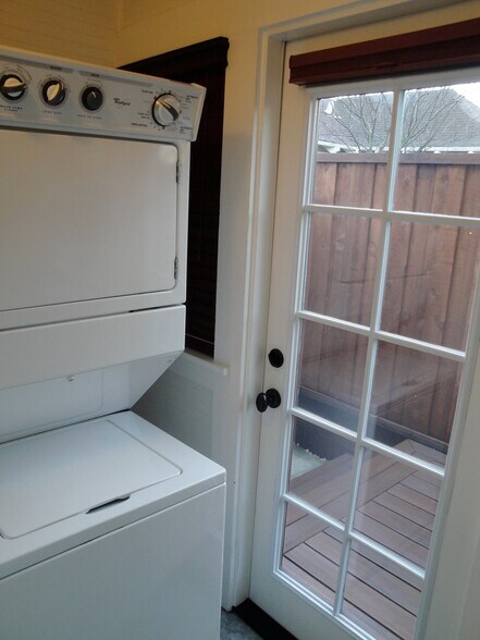 Building Photo - 346 Carrillo St