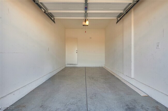 Building Photo - 8079 Duneville St