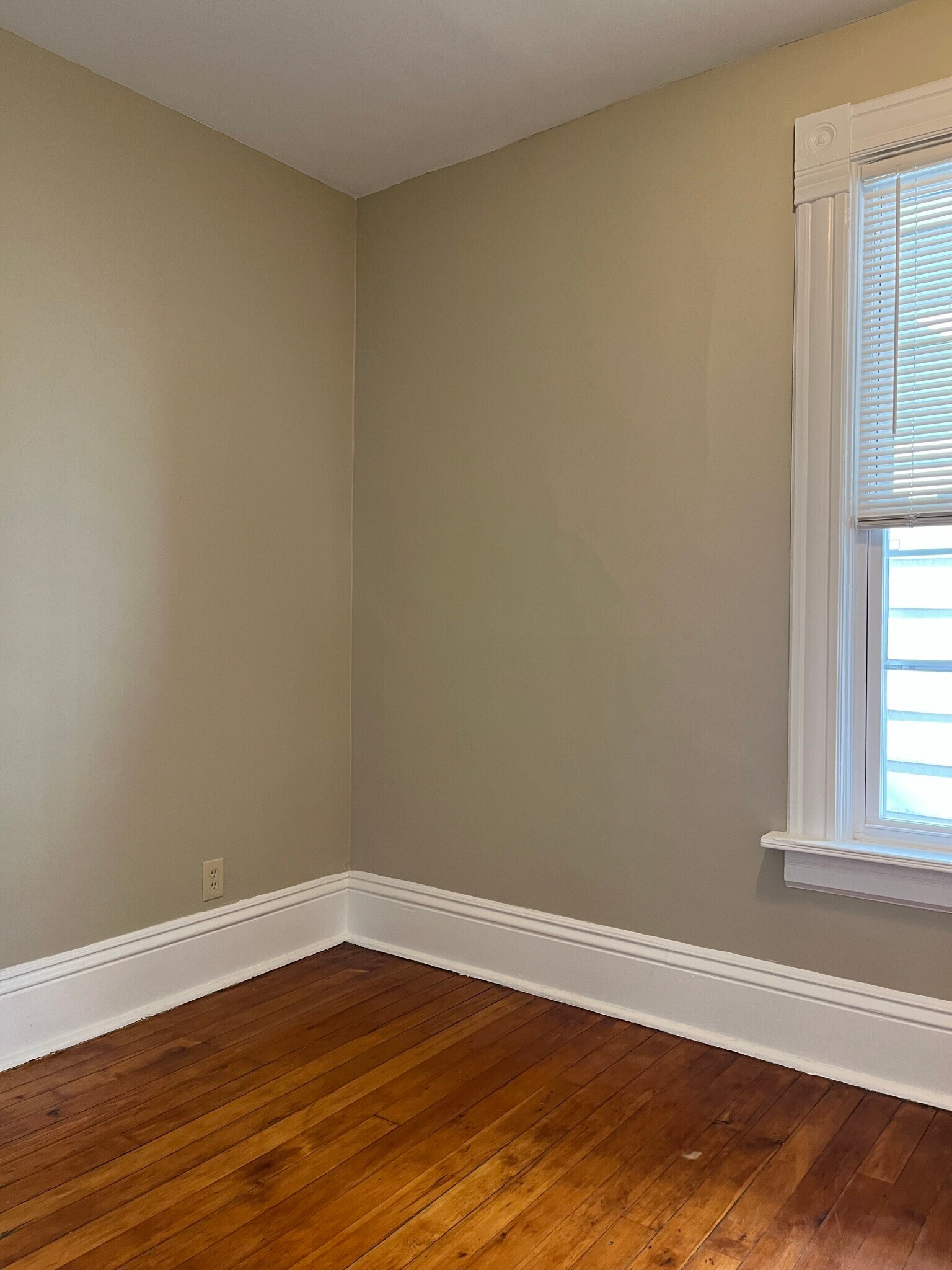 Building Photo - 3104 S Griffin Ave