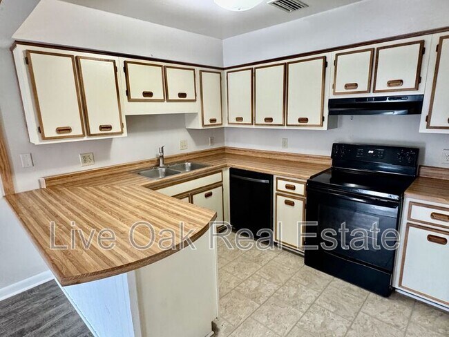 Building Photo - 2132 Point Hollow Ct.