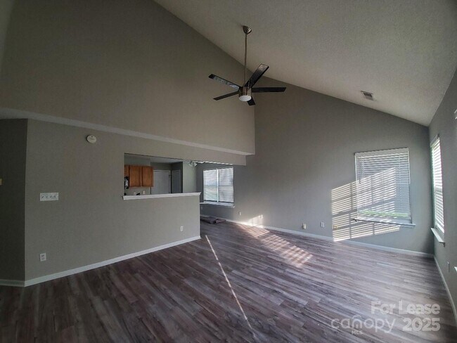 Building Photo - 10623 Campion Ct