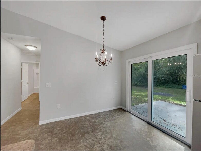 Building Photo - 1304 E Carolina Ave