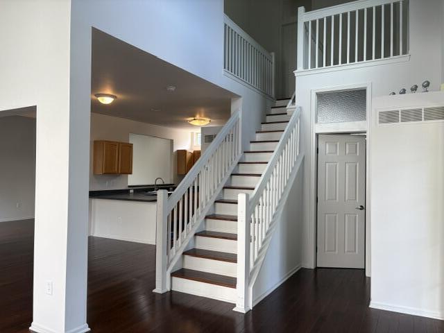 Building Photo - 5888 Villa France Ave