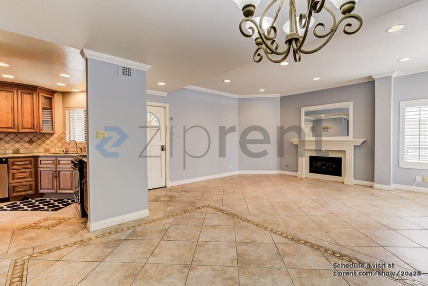Building Photo - Unit 204