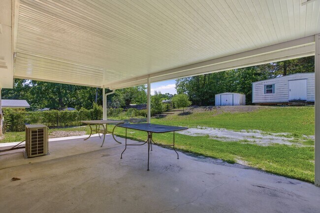 Building Photo - Renovated North Columbus Home with Fenced Yard!